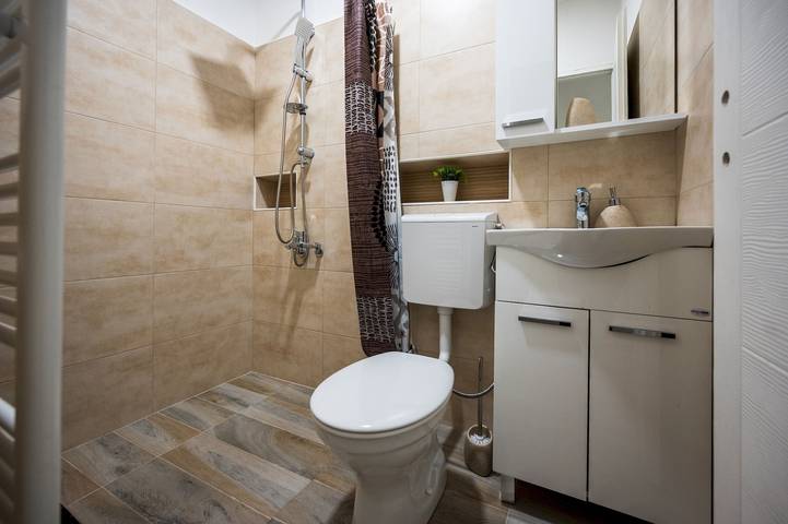 Ganze Wohnung, Ferienwohnung für 6 Personen mit Garten in Sarajevo, Bosnien und Herzegowina