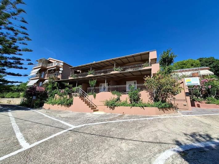 Apartment for 6 people, with view and garden as well as pool in Lassi