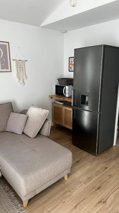 Appartement entier, Jolie suite baignée de lumière in Châteauneuf-Val-Saint-Donat, Région de Forcalquier