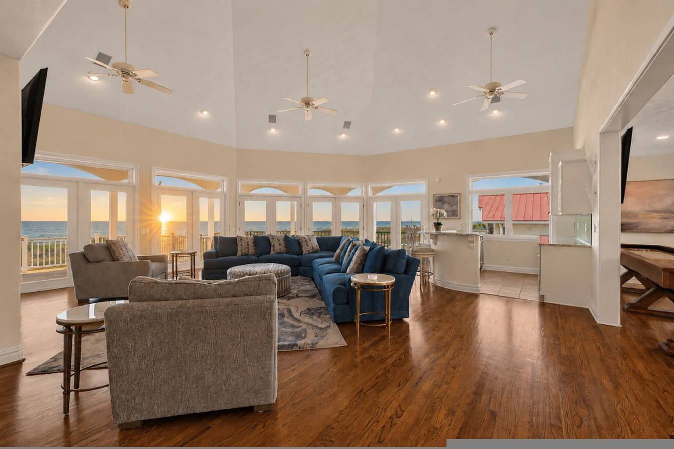 Oceanfront Beach Estate / Pool / Hot Tub / Arcade in Sandbridge Beach, Sandbridge