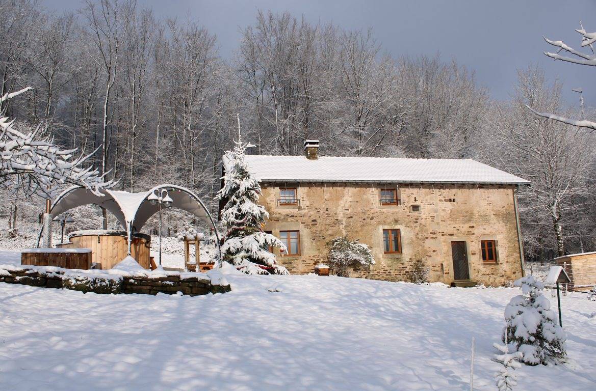 Gîte du Hallot avec Spa (vacanciers / curistes) in Le Clerjus, Région d'Épinal