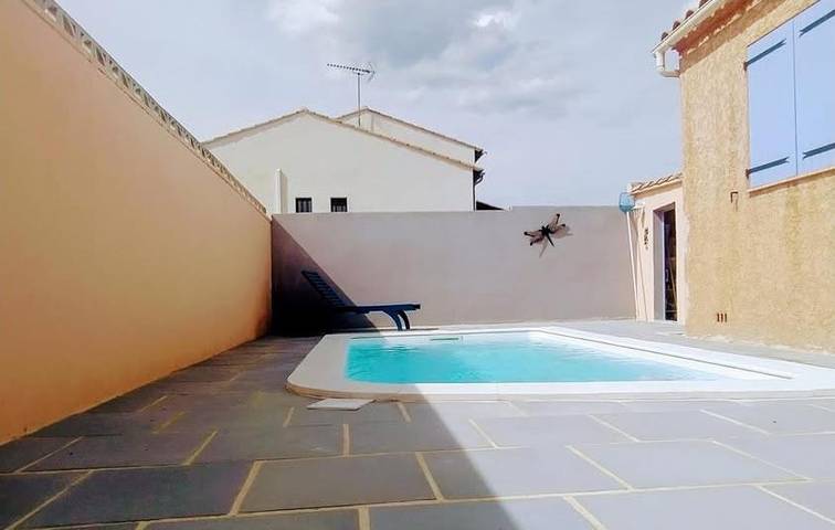 Villa pour 6 personnes, avec piscine ainsi que jardin et vue