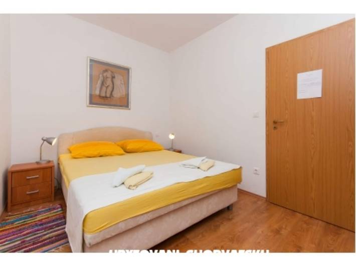 Ferienwohnung für 4 Personen, mit Garten in Omis