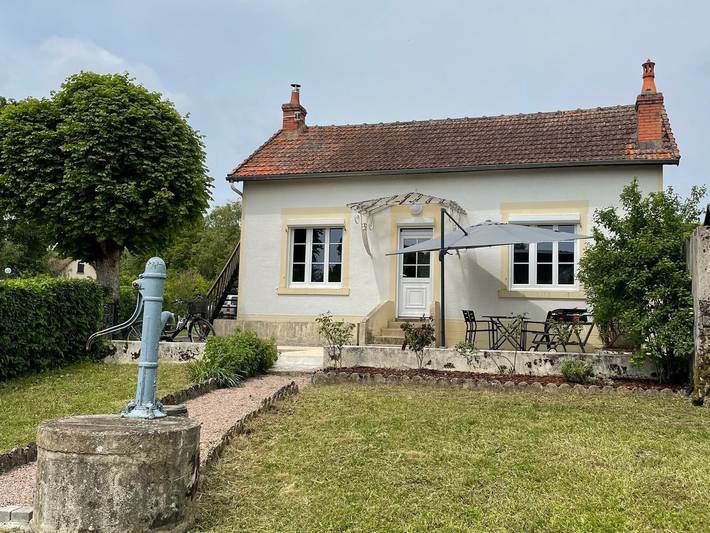 Gîte pour 2 personnes, avec Terrasse et Jardin dans Bazolles