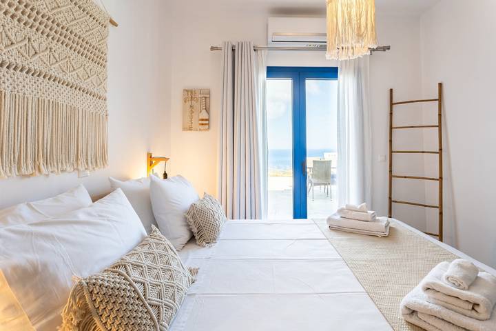 Location de vacances pour 6 personnes, avec balcon/terrasse et piscine, adapté aux familles dans Kea - 4