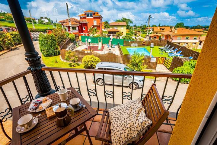 Ferienwohnung für 5 Personen, mit Terrasse und Garten sowie Pool und Ausblick in Cudillero