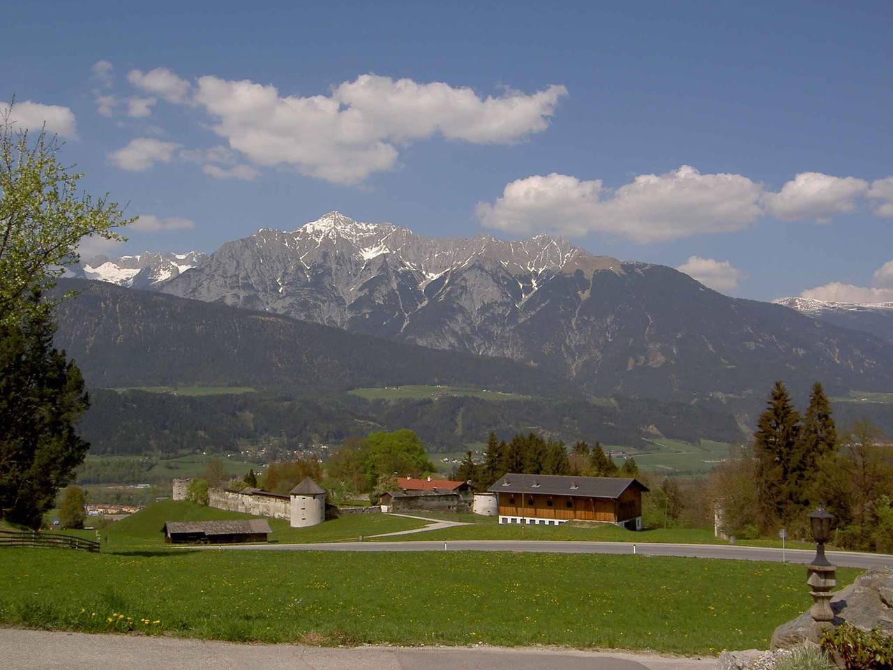 Ganze Ferienwohnung, Ferienwohnung im Bauernhaus  in Wattens, Innsbruck und Umgebung