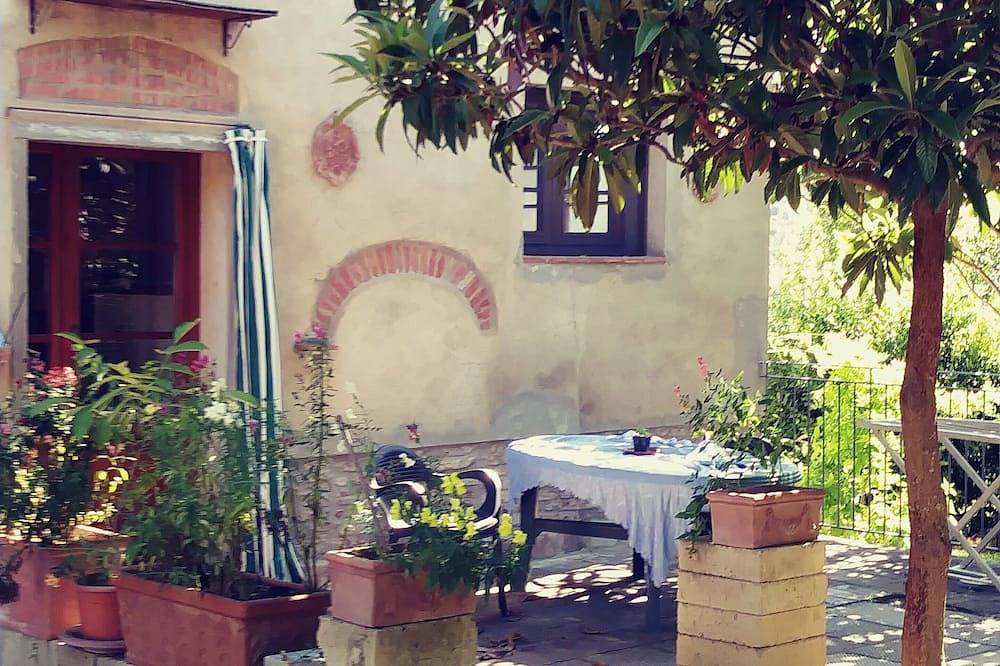 Vallacchib&B Tuscany Solution for Holiday tipical country house Family Friendly in Montaione, Firenze province