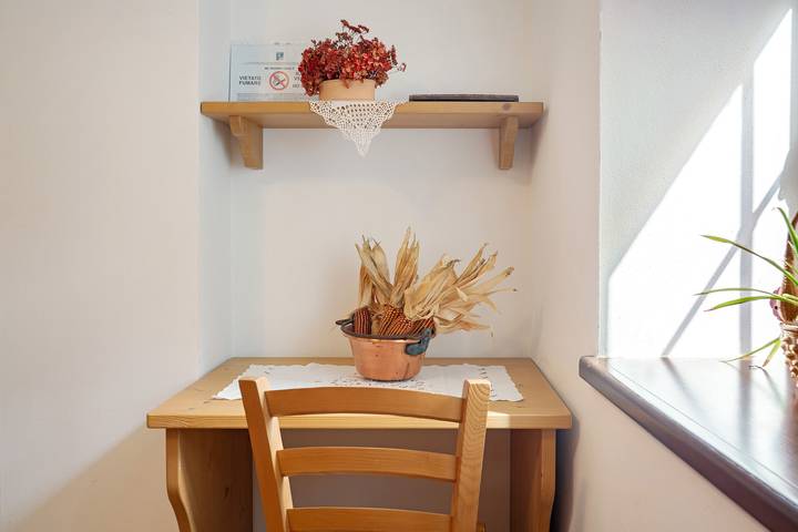 Room 'La Gemma-stanza Dell'acqua' with Mountain View, Shared Garden and Wi-Fi in Sant'Orsola Terme, Valsugana