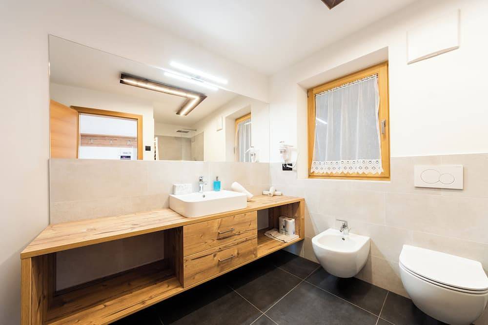 Appartamento intero, Lüch de Corona. Quiet location, no traffic, ideal for families in Vigo (Val Pusteria), San Martino in Badia