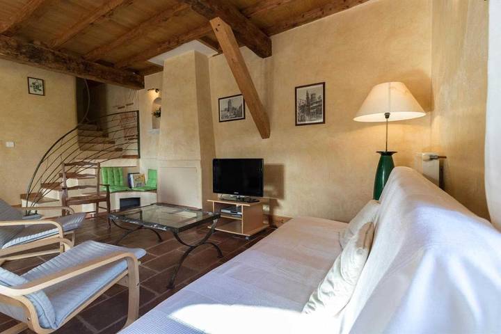 Location de vacances pour 4 personnes, avec Terrasse ainsi que Jardin et Piscine à Saint-Sulpice-sur-Lèze