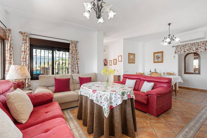 Chalet "El Mirador Del Abuelo" with Private Pool, 2 Terraces & Wi-Fi in Comares, Cordillera Penibética