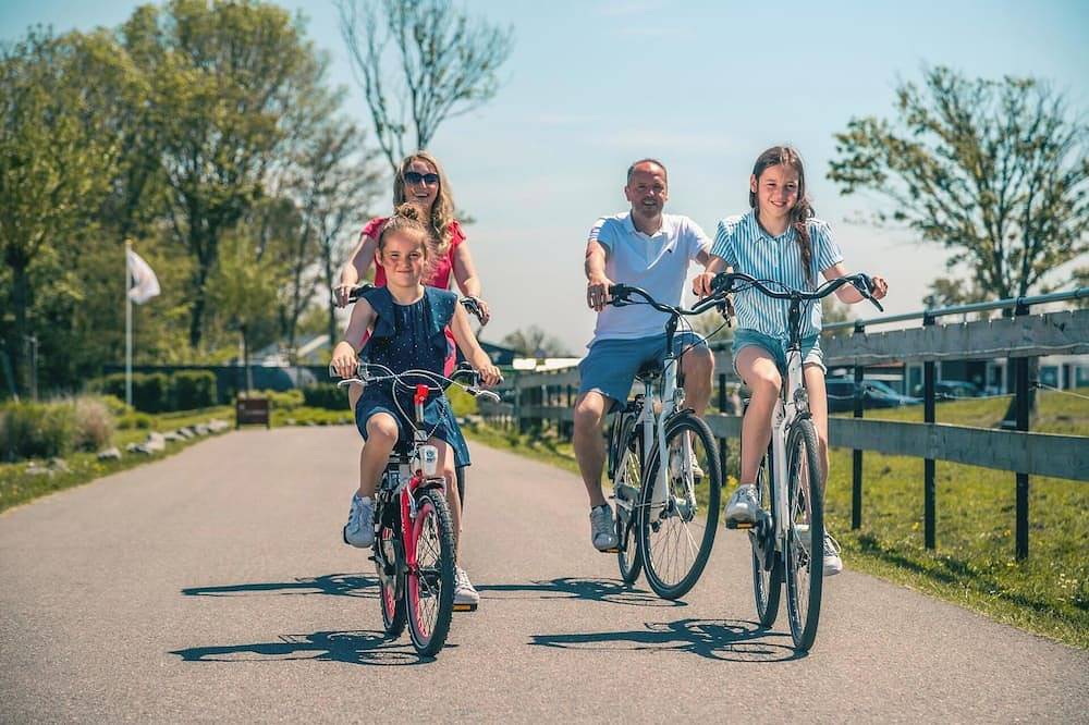 Vrijstaande bungalow met 5 slaapkamers en sunshower in Graft-De Rijp, Nederlandse kust