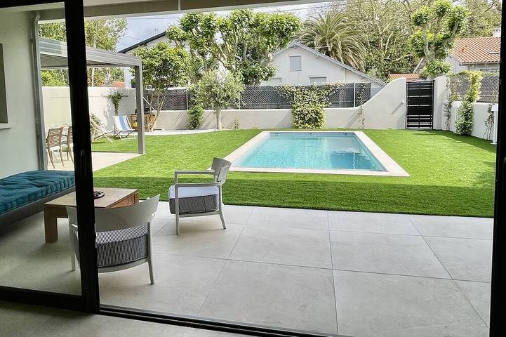 Ferienhaus für 10 Personen, mit Balkon und Whirlpool sowie Garten
