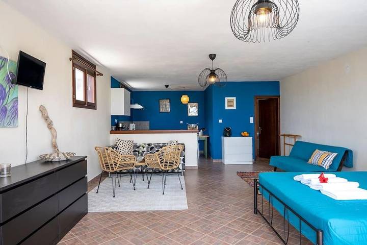 Gîte pour 4 personnes, avec jardin et vue dans Palekastron - 2