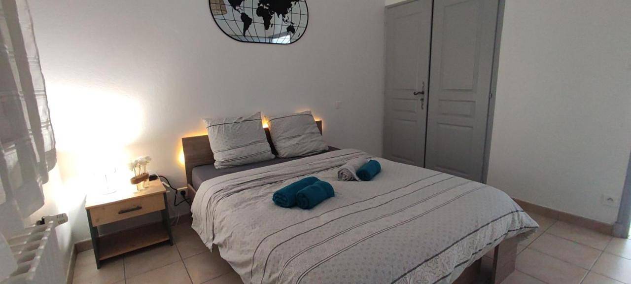 Appartement entier, Gîte de la Tride B avec terrasse proche du centre in Lectoure, Gers