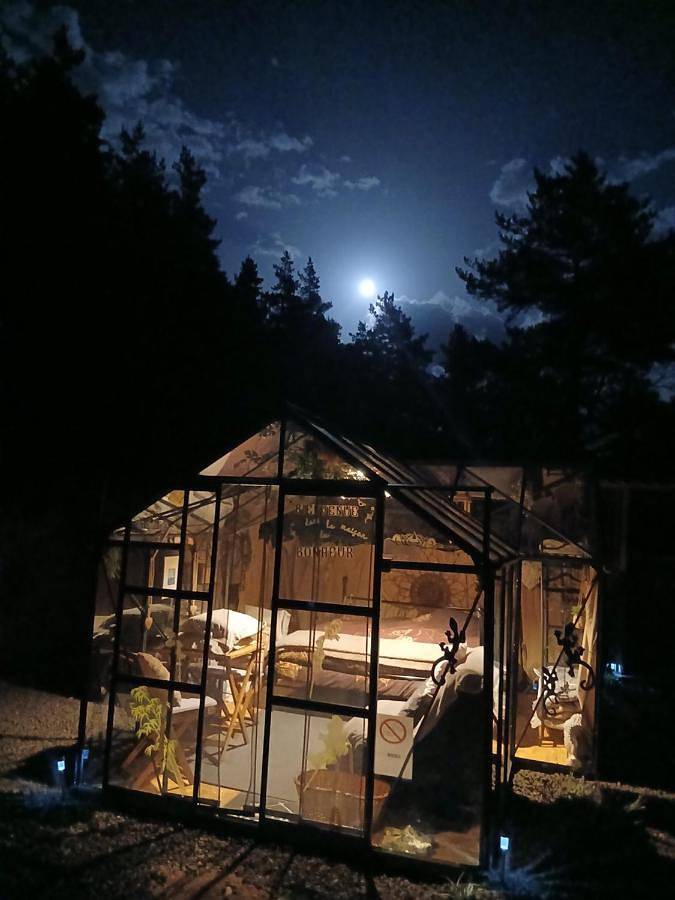 L'Ô Ré des Bois, hébergement insolite Clair de Lune, Bain norvégien, sauna, kota in Laussonne, Mézenc
