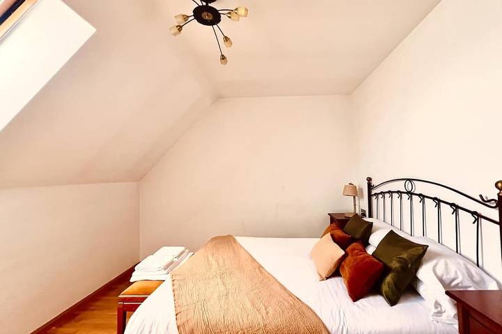 Ganze Wohnung, Housingleon - neues Duplex mit Garage 500 Meter vom historischen Zentrum entfernt in León, Cordillera Cantábrica