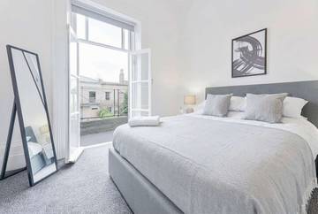 Apartment for 4 People in Cheltenham, The Cotswolds, Photo 2