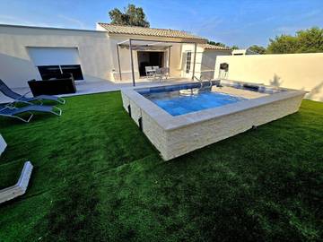 Cottage pour 4 personnes, avec jacuzzi ainsi que piscine et terrasse à Saint-Marcel-d'Ardèche
