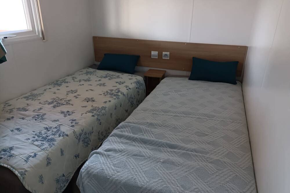 Mobilhome terrasse, jardin, près de Montpellier et de la mer dans un camping 4 * in Lattes, Côte méditerranéenne (France)