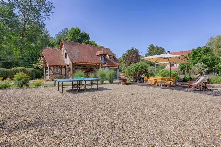 Location de vacances pour 4 personnes, avec terrasse et vue à Chalifert