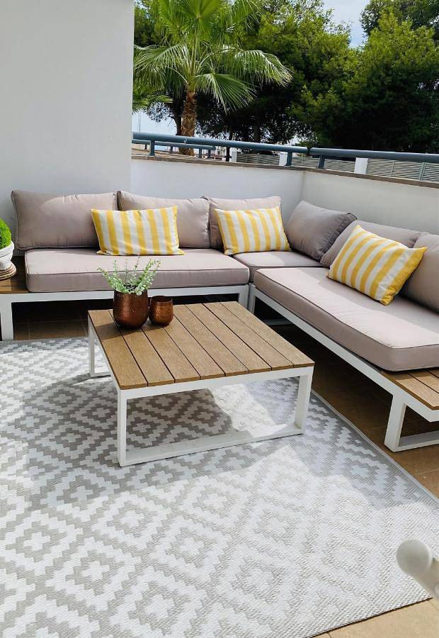 Ferienwohnung für 6 Personen, mit Terrasse und Pool sowie Ausblick