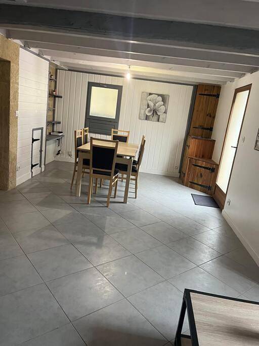 Two-Bedroom House in Doué-la-Fontaine, Vallée de la Loire