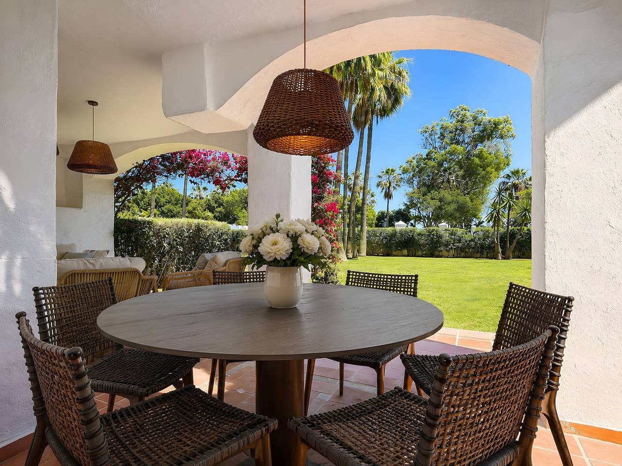 Apartamento entero, Apartamento 'Beachside San-Pedro' con vistas a la montaña, Wi-Fi y aire acondicionado in San Pedro Alcántara, Marbella