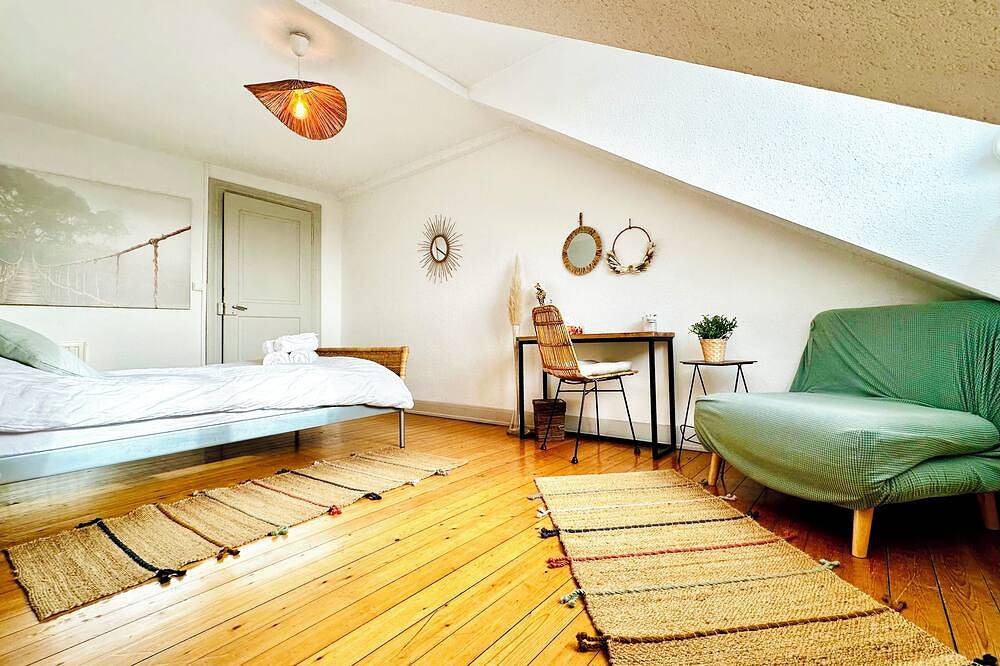 Entire apartment, Vintage Loft •  155 m² •  4 bedrooms •  Parking, Netflix, Ultra-fast fiber Wifi in Mulhouse, Mulhouse region