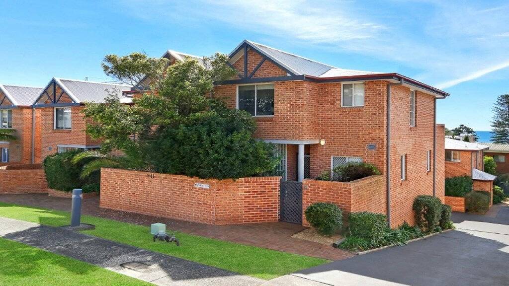 Flache 300 Meter Weg Zum Strand, Den Geschäften Und Den Cafes in Terrigal, New South Wales