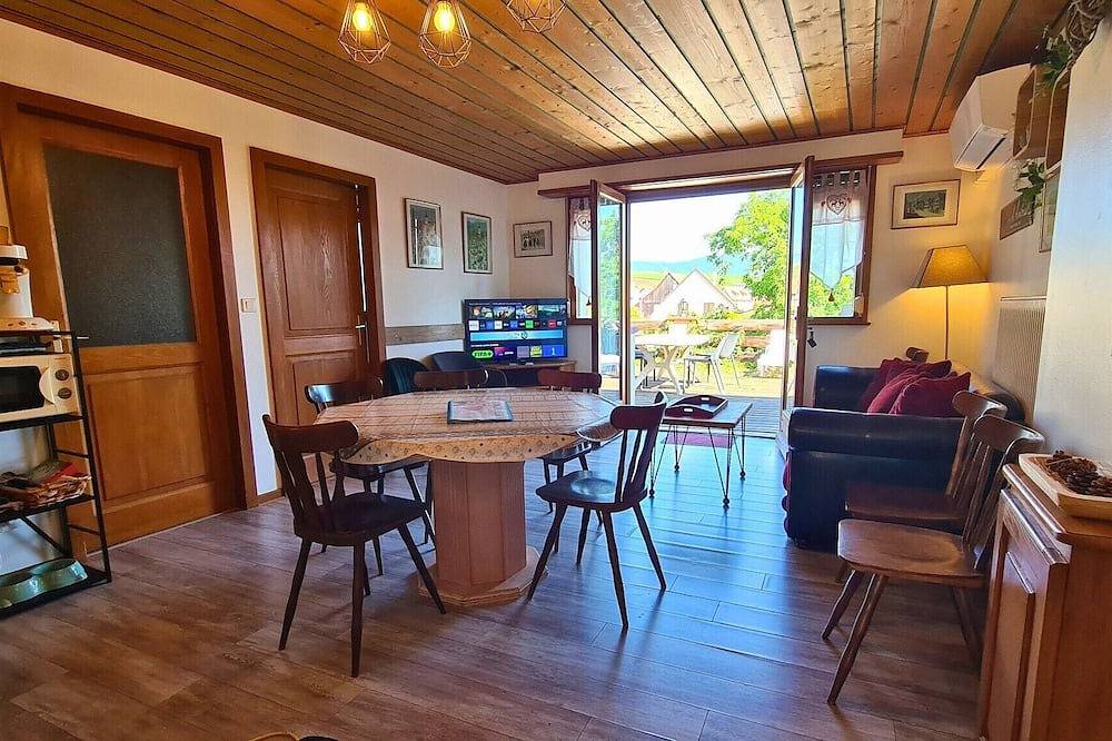 Appartement entier, Gîte Alsace: Piscine, Terrasse, Famille, Animaux  | Proche Colmar, Riquewhir in Beblenheim, Région de Ribeauvillé