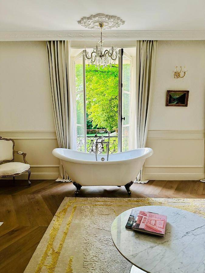 Deluxe Double Room in Hardricourt, Yvelines