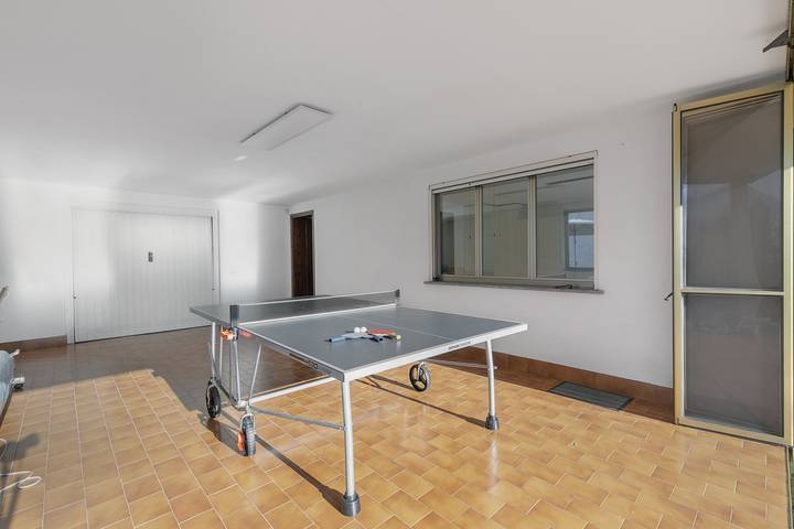 Location de vacances pour 10 personnes, avec vue sur le lac ainsi que balcon et piscine, adapté aux familles à Porto Valtravaglia - 4