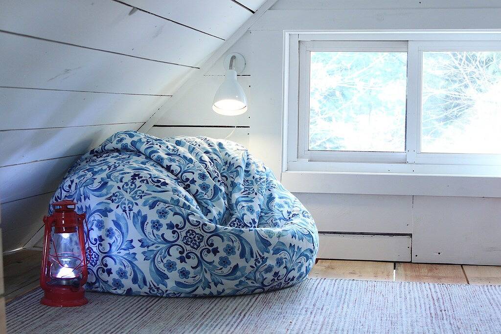 The Cozy Cabin: A cheerful getaway in the scenic Almaguin Highlands. in Algonquin Provincial Park