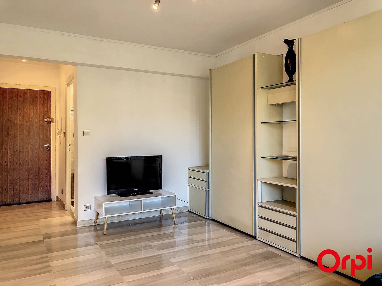 Entire studio, Studio with terrace, pool, and parking in Menton in Menton, Nice region