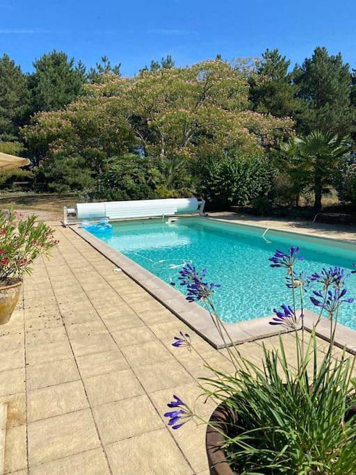 Location de vacances pour 10 personnes, avec piscine et jardin à Sainte-Hermine - 2