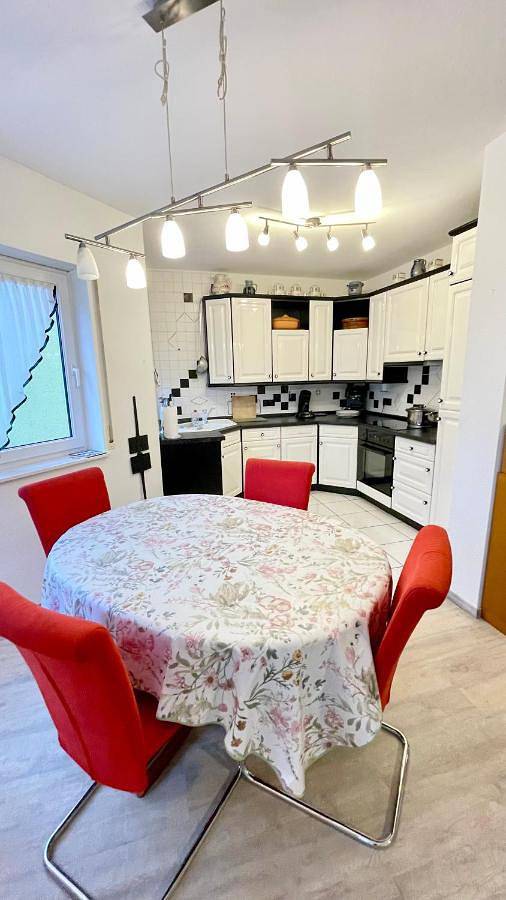Ferienwohnung für 4 Personen, mit Balkon und Terrasse sowie Garten