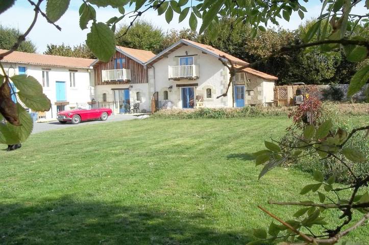 Location de vacances pour 2 personnes, avec jardin et vue à Arçay