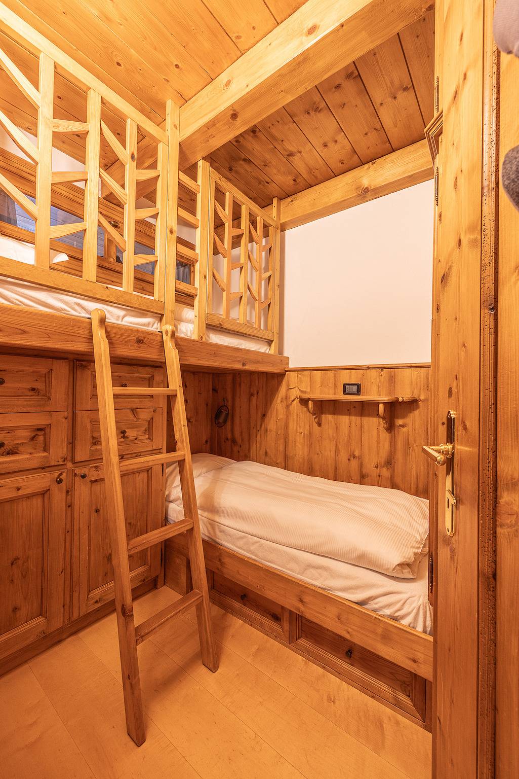 Appartamento intero, Casa Lacedel 2 ai piedi delle piste da sci in Cortina d'Ampezzo e dintorni, Dolomiti Superski