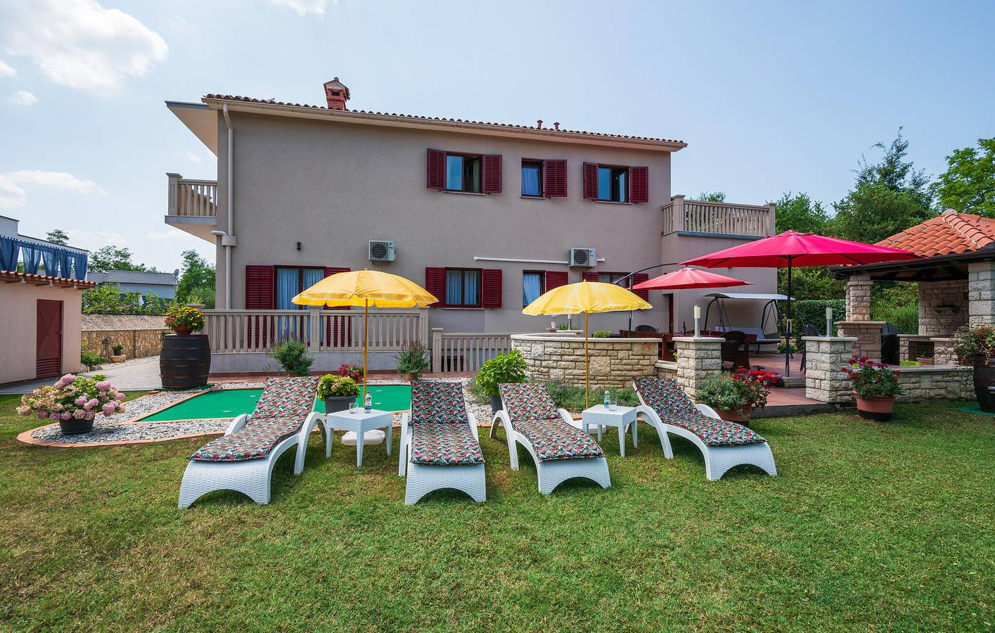 Entire holiday apartment, Holiday apartment for 7 people with terrace in Istria