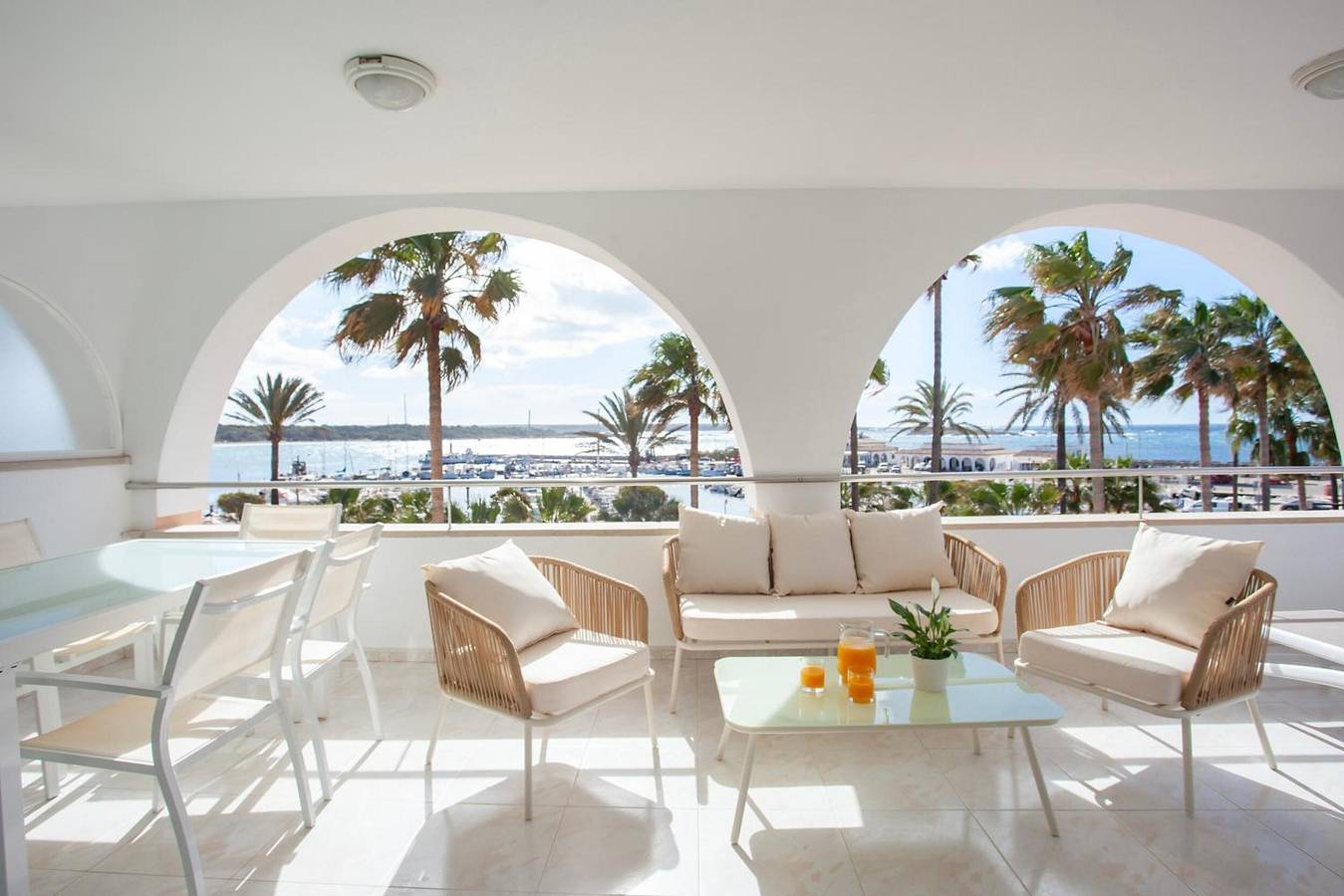 Entire apartment, Apartment 'Edificio Puerto - 1 Habitación F2' with Sea View, Wi-Fi and Air Conditioning in Colònia de Sant Jordi, Ses Salines