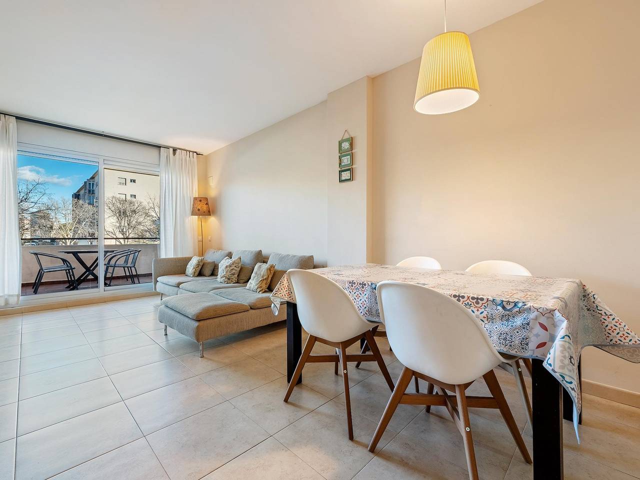 Entire holiday apartment, Apartment with terrace & pool 5min beach in Sant Feliu de Guíxols, Costa Brava