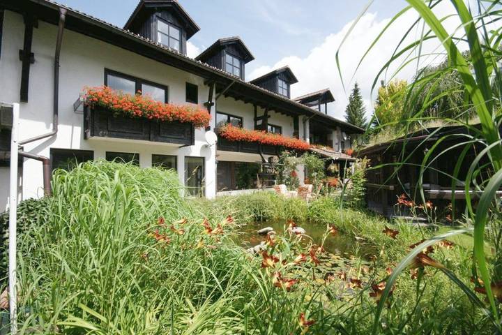 Maison d’hôte pour 3 personnes, avec jardin ainsi que sauna et vue, animaux acceptés à Zwiesel