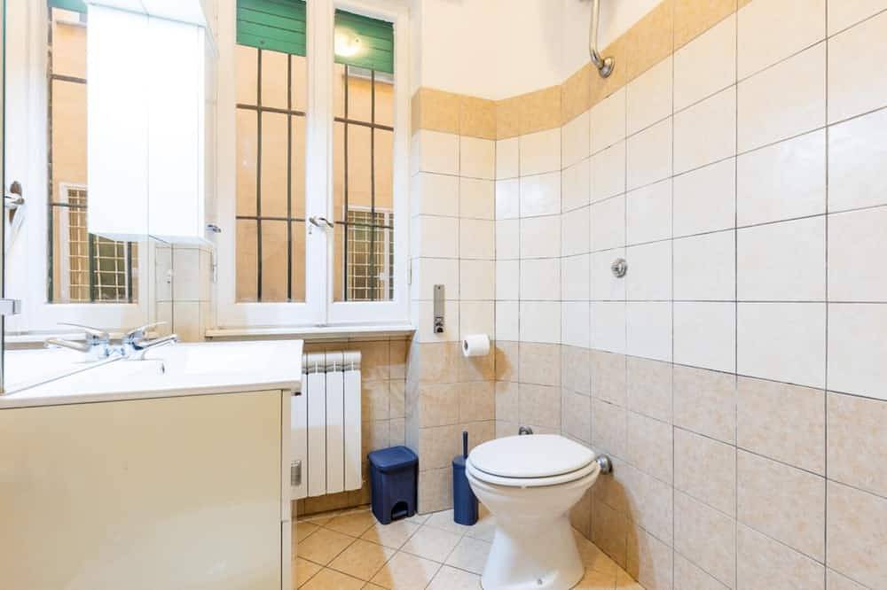 Entire apartment, Apartment   Ground Floor in Ostia, Rome