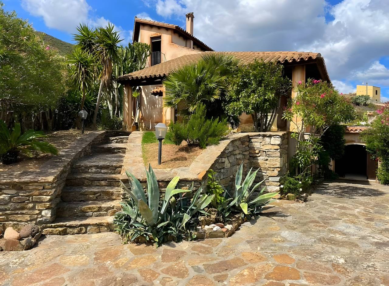 Villa 'Scholl Muravera' with Sea View, Wi-Fi and Air Conditioning in Muravera, Cagliari Province