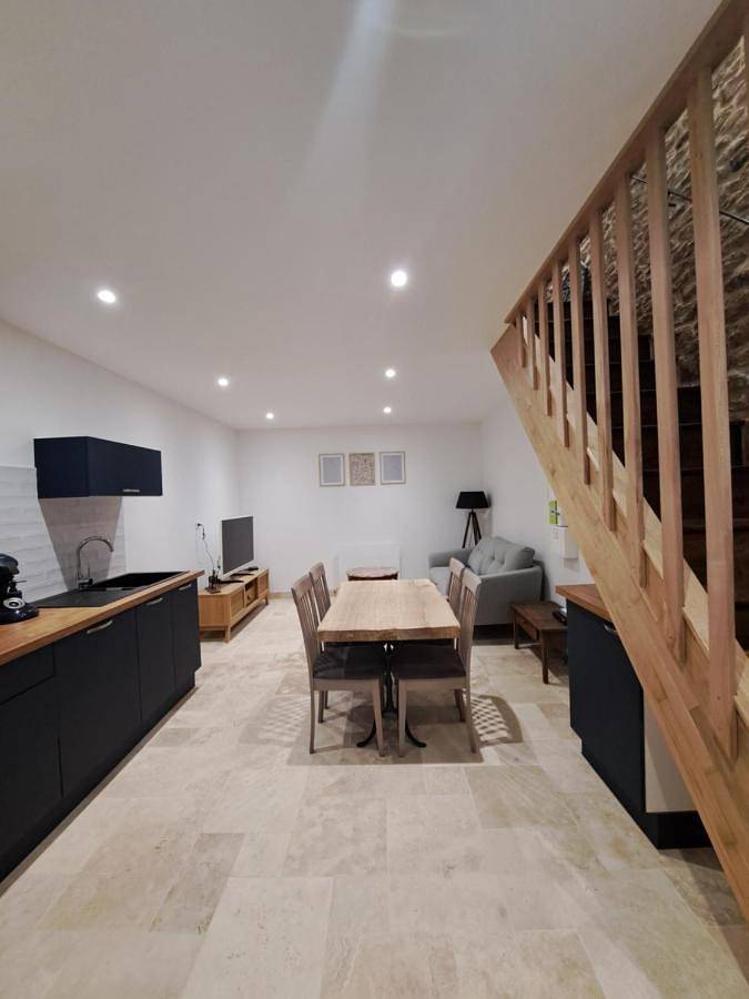 Appartement entier, Two-Bedroom Townhouse in Chaumont, Haute-Marne