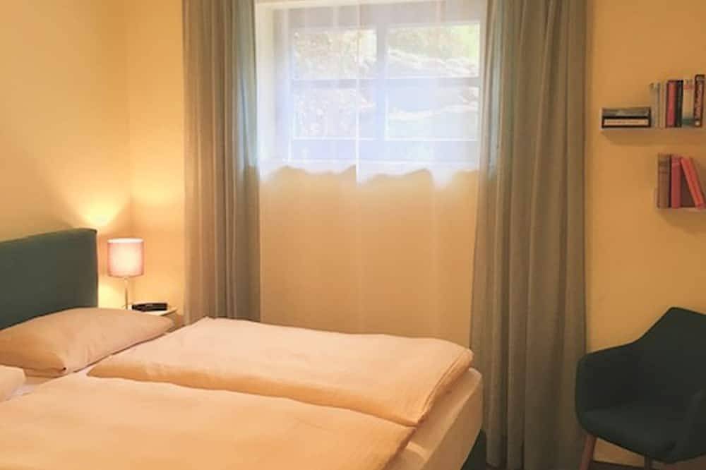 Ganze Wohnung, Ferienwohnung 69 qm, Parterre, 2 Schlafräume, max. 4 Personen in Unterkirnach, Mittlerer Schwarzwald