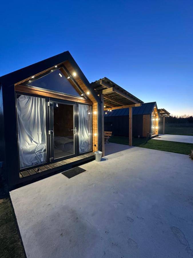 Dom dla 5 osób, z ogród i taras oraz basen i jacuzzi - 1