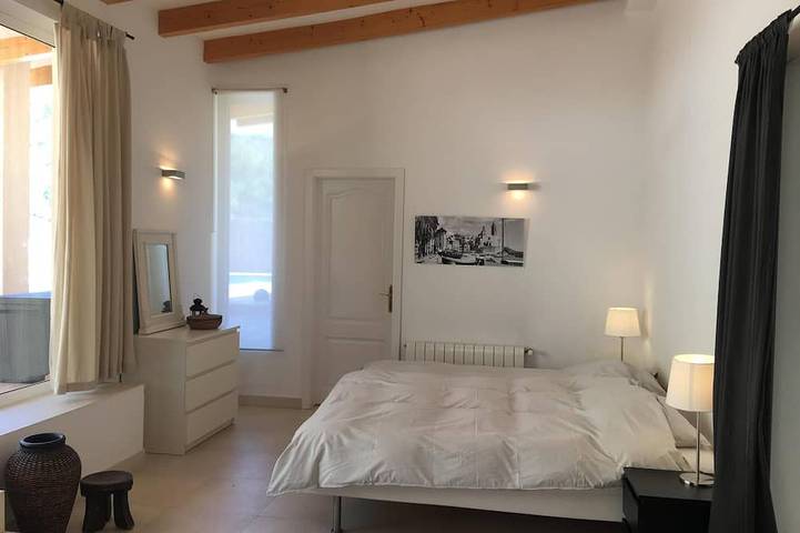 Perfect holiday Sitges, private villa, pool, beach, lots of character! in Canyelles (Barcelona), Garraf